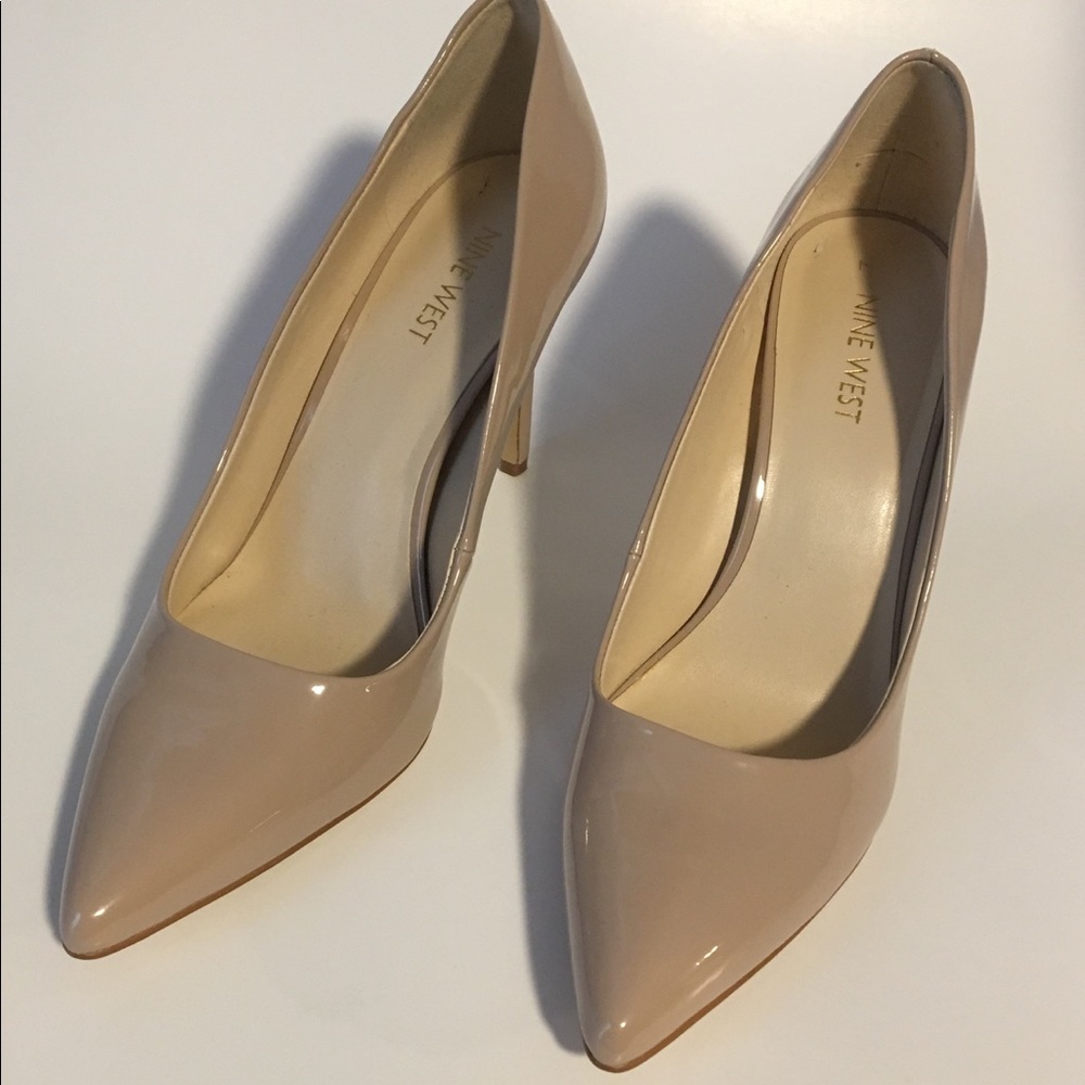 Nine West Tan Heels - Picture 4 of 5